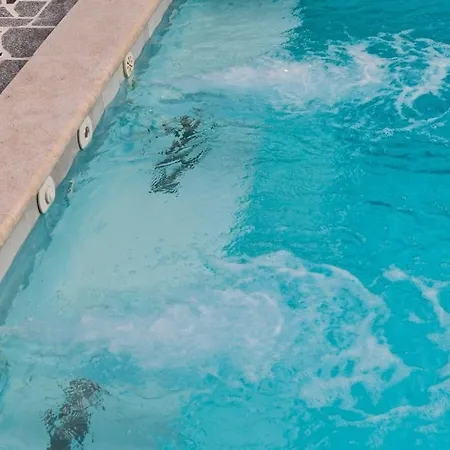 Veronika With Heated Pool Tatil Evi