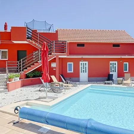 Veronika With Heated Pool * Biokovsko Selo