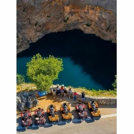 Veronika With Heated Pool Tatil Evi